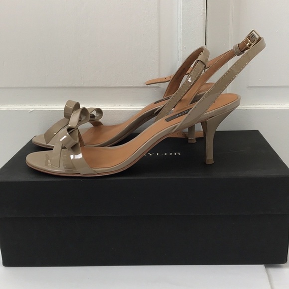 ANN TAYLOR Tan Iris Bow Kitten Sandal Size 8 - Picture 1 of 9